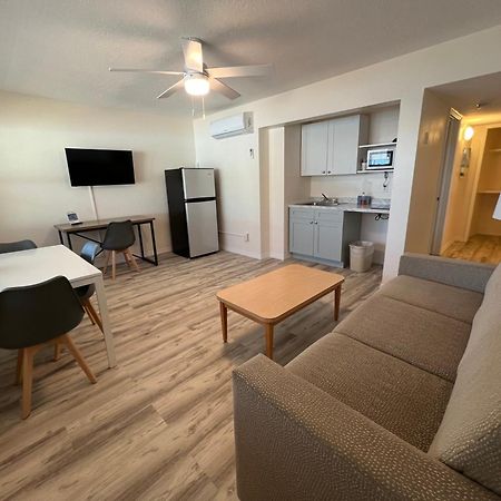 Beachside Resort Motel Сант Пит Бич Экстерьер фото