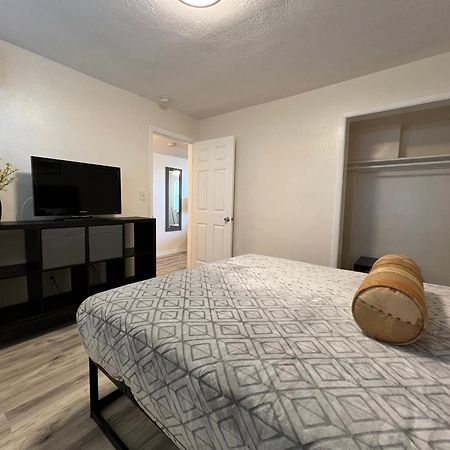 Beachside Resort Motel Сант Пит Бич Экстерьер фото