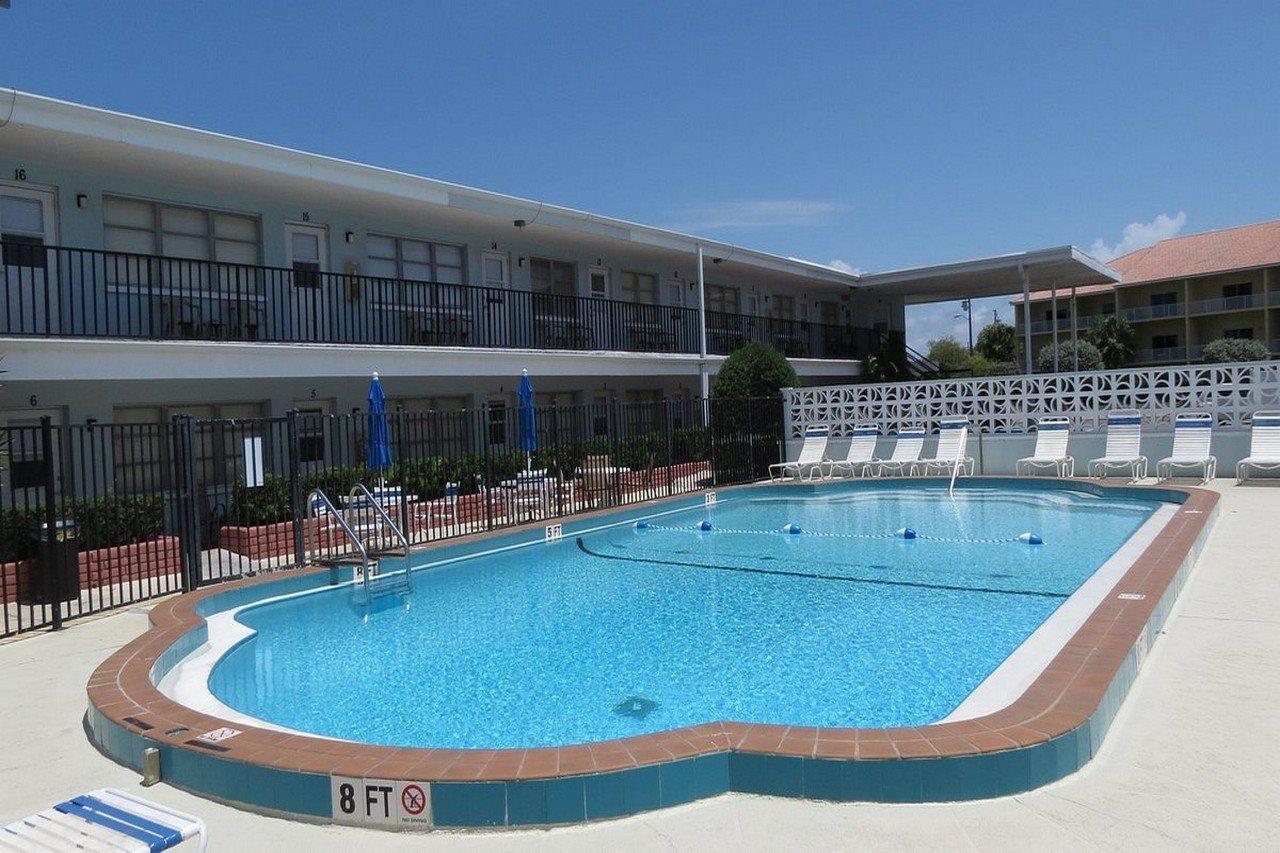 Beachside Resort Motel Сант Пит Бич Экстерьер фото