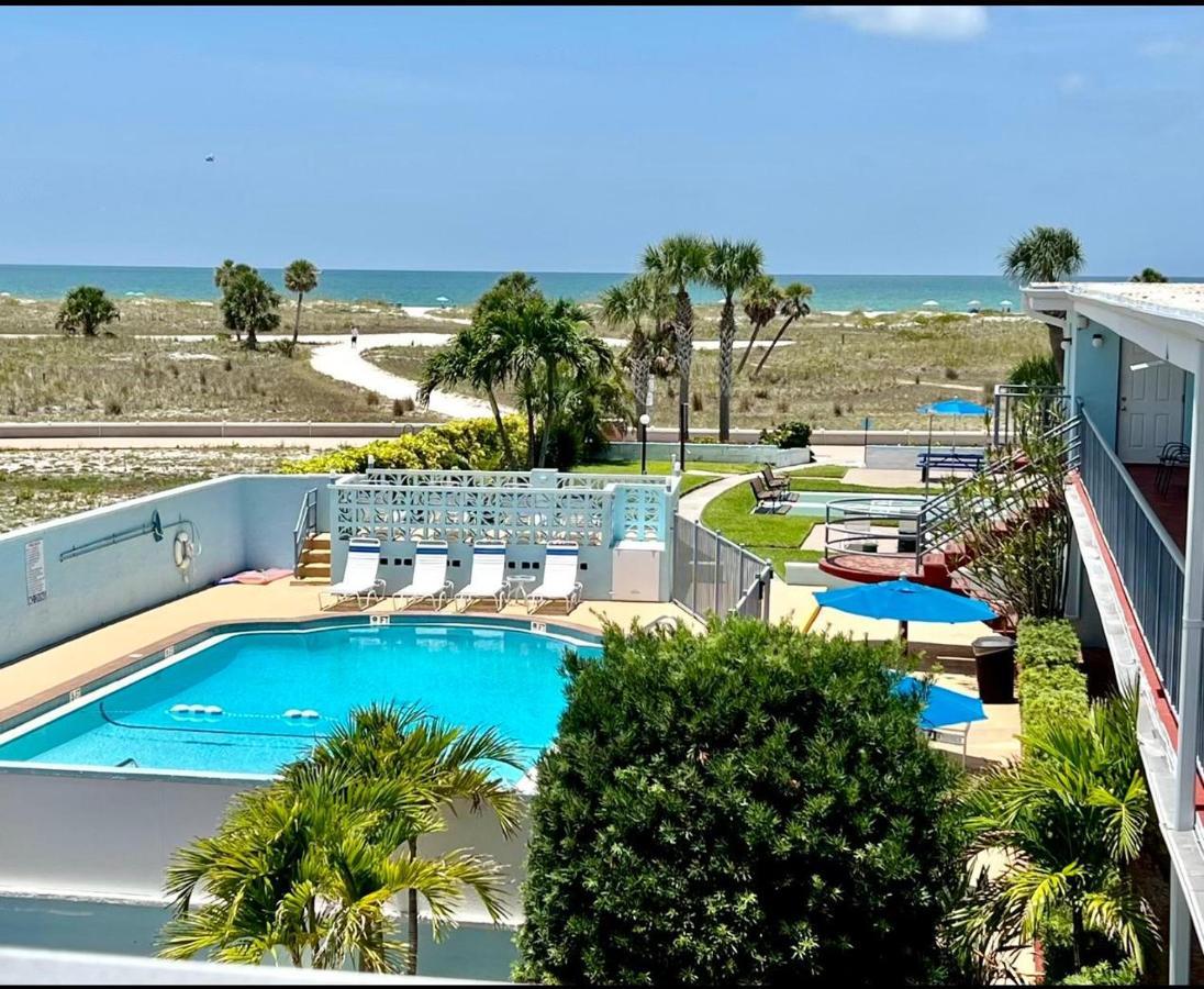 Beachside Resort Motel Сант Пит Бич Экстерьер фото