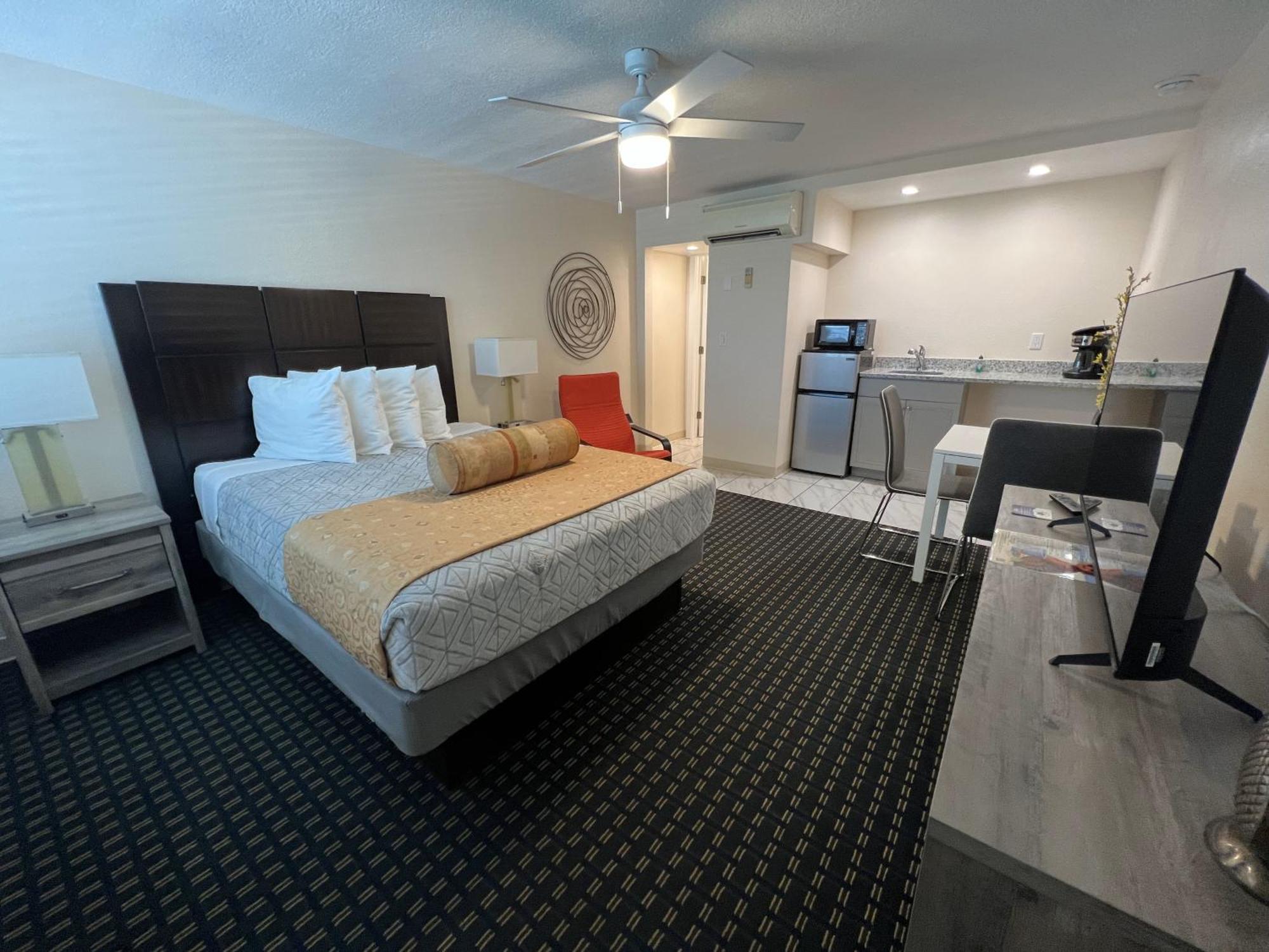 Beachside Resort Motel Сант Пит Бич Экстерьер фото