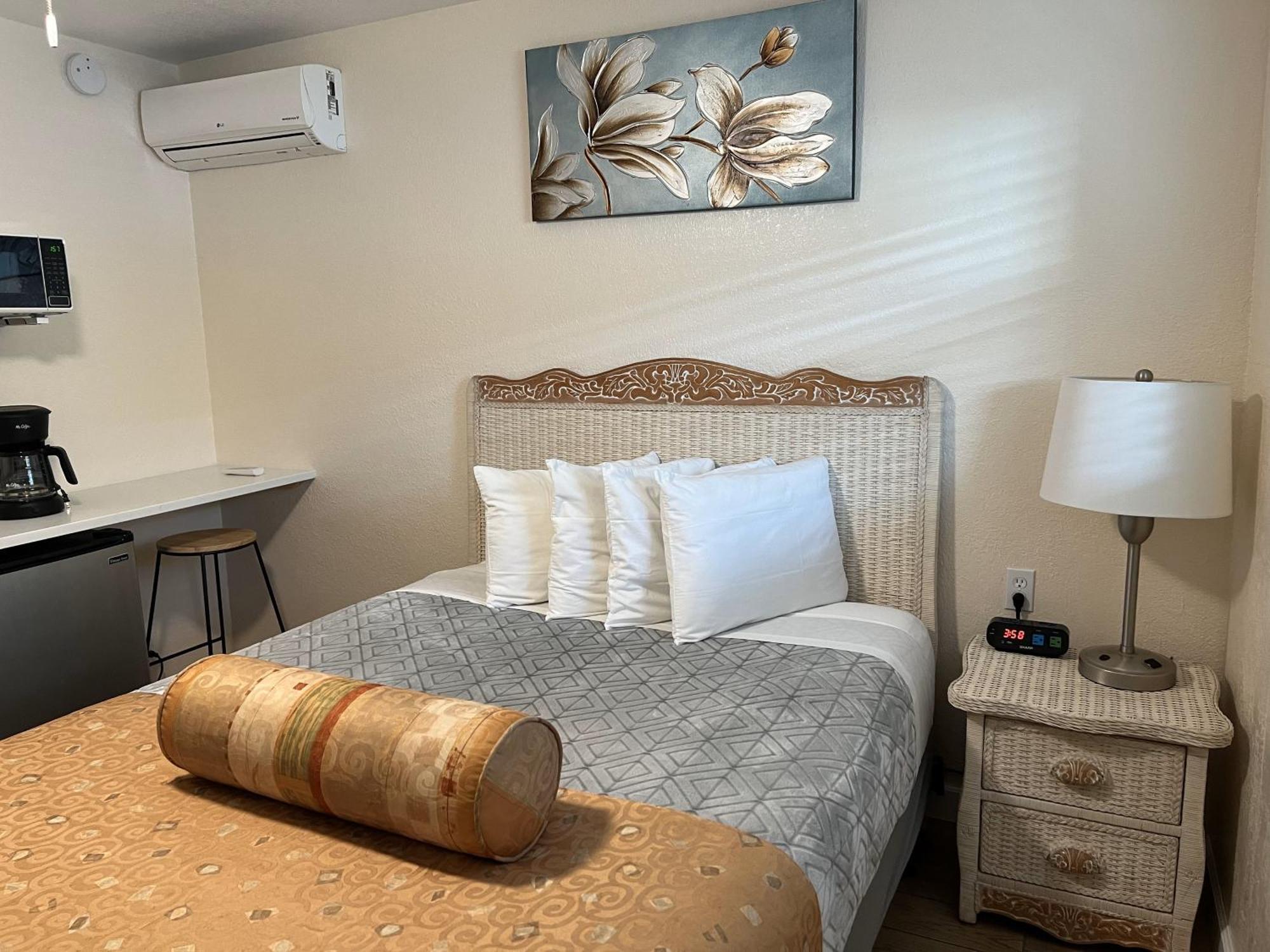 Beachside Resort Motel Сант Пит Бич Экстерьер фото
